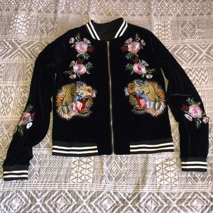 Lovely trendy print zipper design ‘BLACK’ Jacket